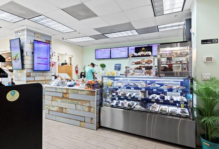 Photo of 3901 Ocean Dr #14Z, Hollywood, Florida, 33019 - the cafe
