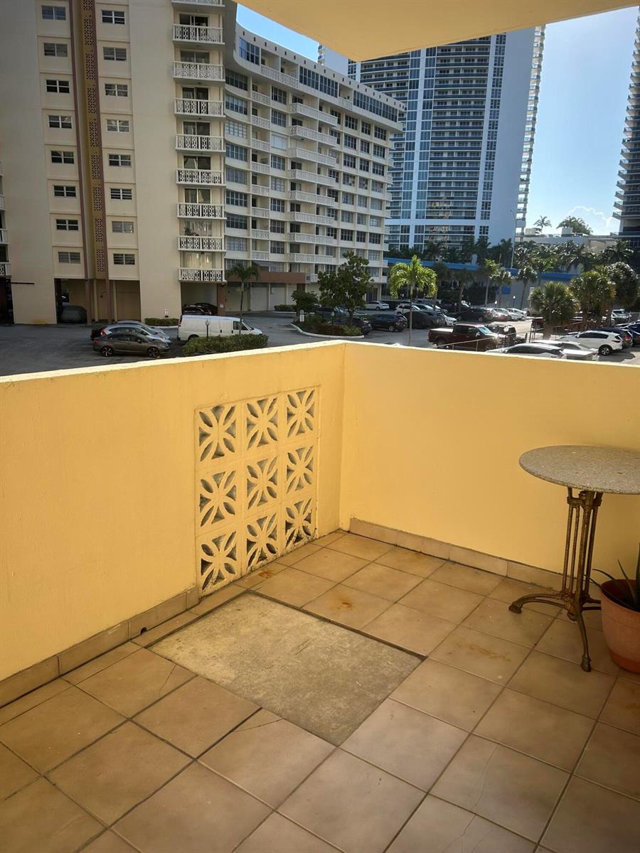 Photo of 1833 Ocean #205, Hallandale Beach, Florida, 33009 - IMG_0606