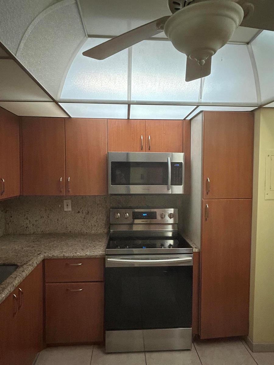 Photo of 1833 Ocean #205, Hallandale Beach, Florida, 33009 - IMG_0598