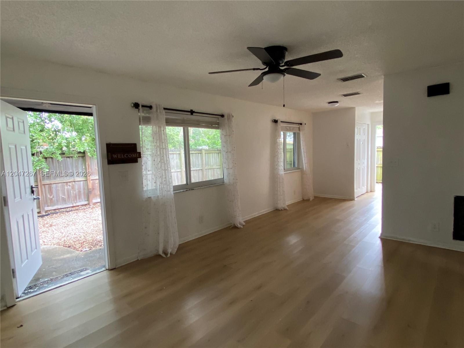 Ver detalles / 1674 sq. ft. $ 2026-07-02 0 foto