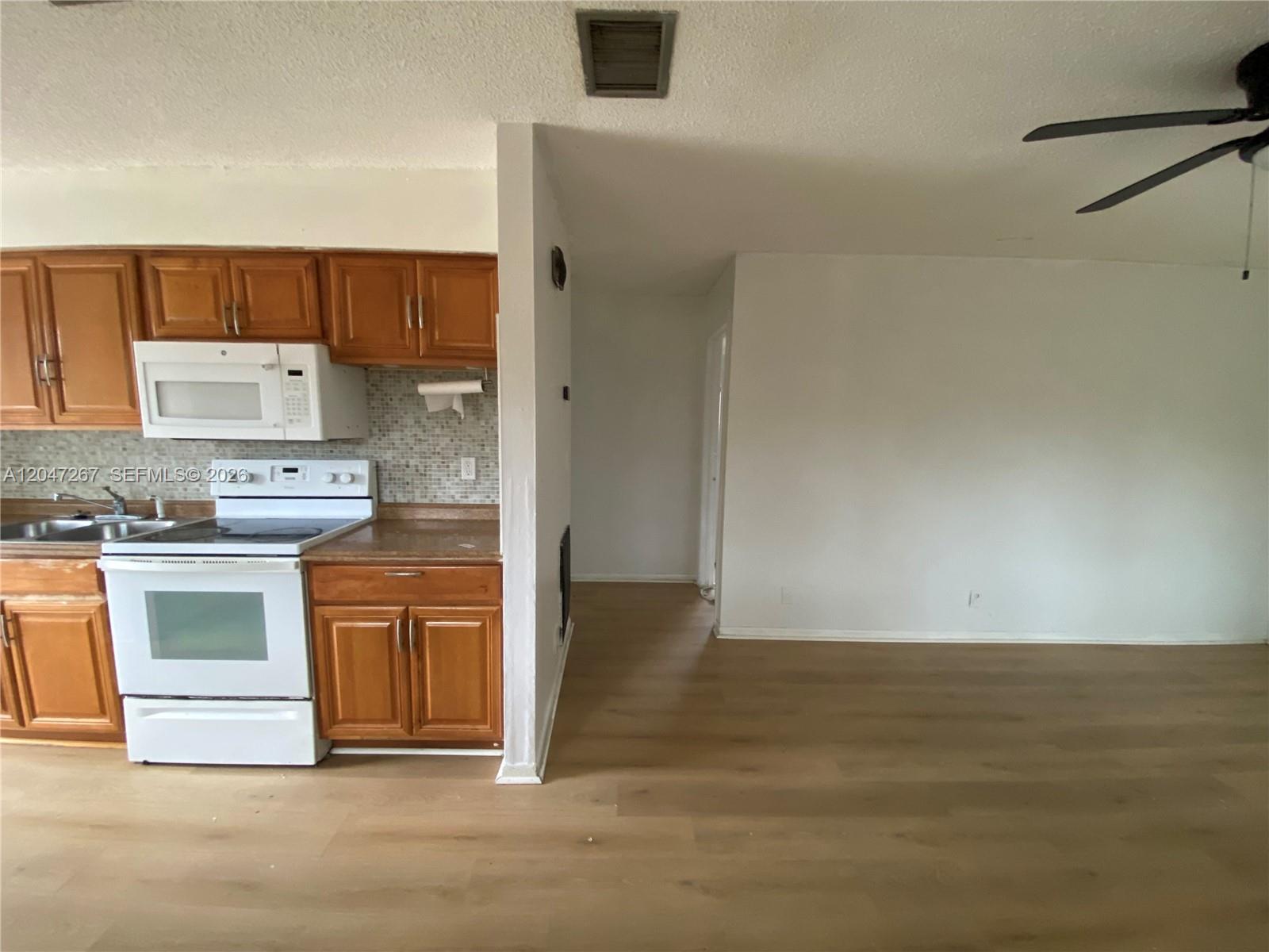 Ver detalles / 1674 sq. ft. $ 2026-07-02 0 foto