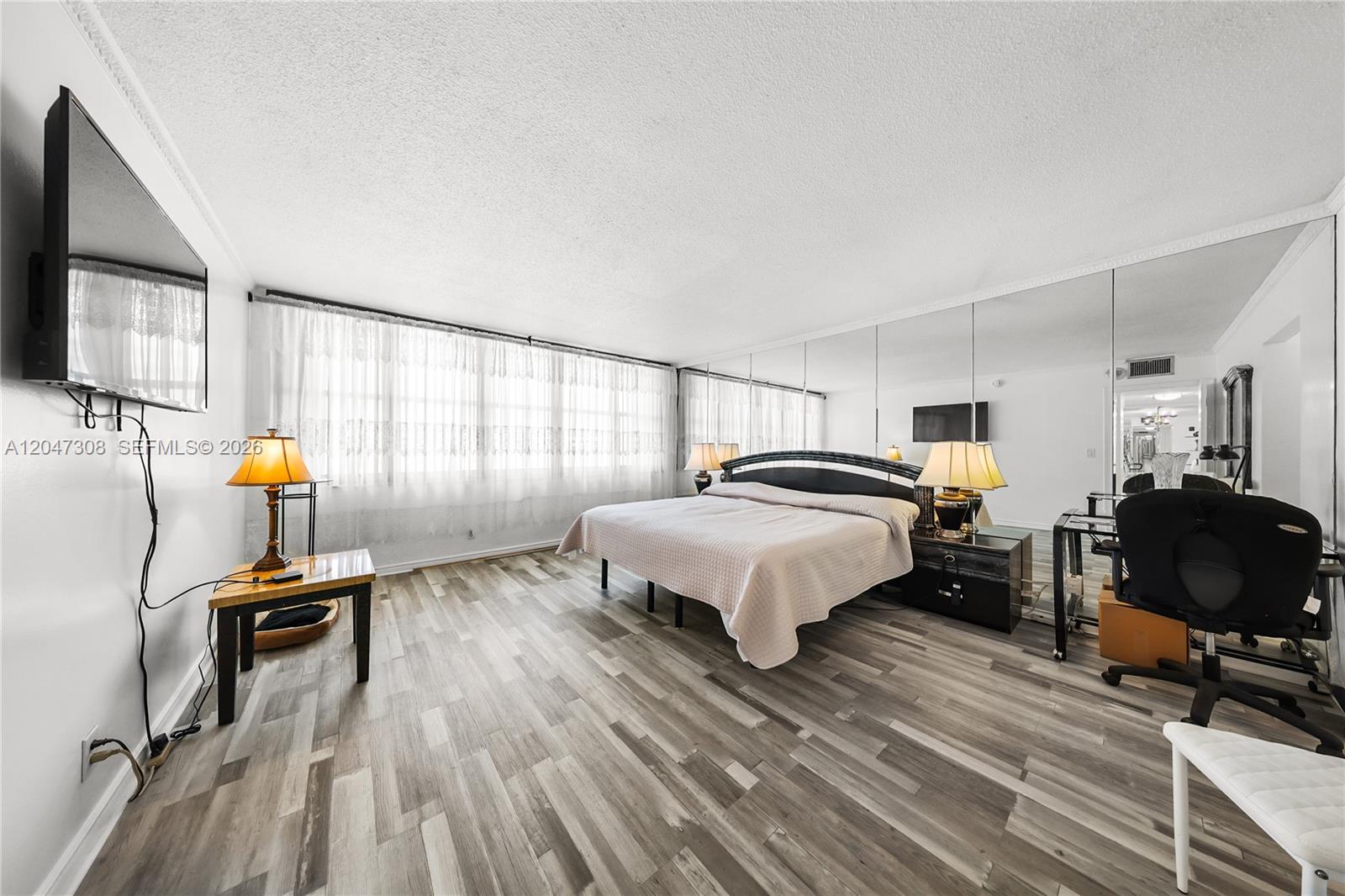 Photo of 1825 Ocean Dr  #914, Hallandale Beach, Florida, 33009 - 