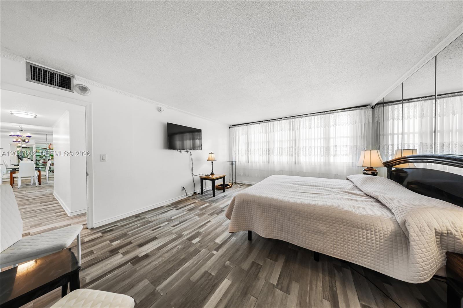 Photo of 1825 Ocean Dr  #914, Hallandale Beach, Florida, 33009 - 