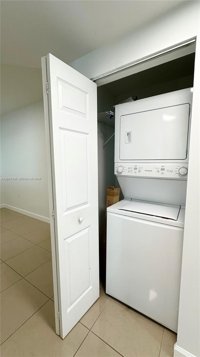 Photo of 140 Dixie Hwy  #808, Hollywood, Florida, 33020 - 