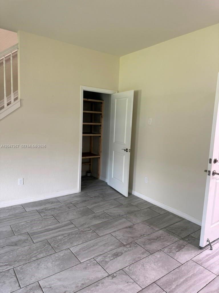 See details 4022 3 / 3 1421 sq. ft. $ 2026-07-02 0 Photo