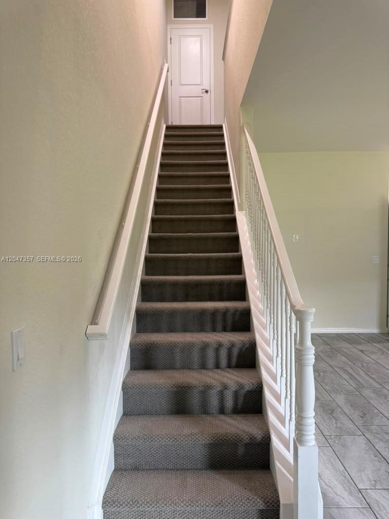 See details 4022 3 / 3 1421 sq. ft. $ 2026-07-02 0 Photo