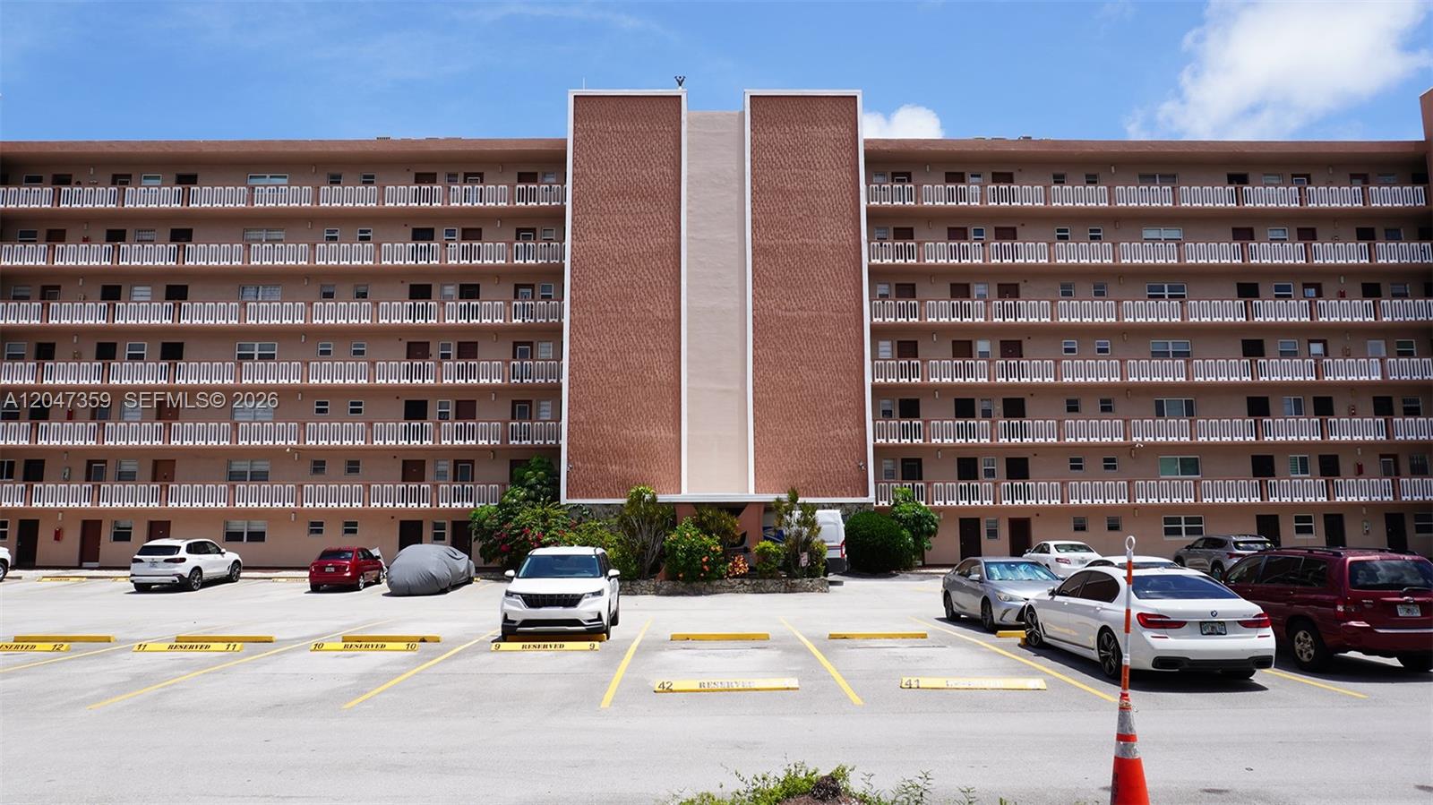 Photo of 301 14th Ave #703, Hallandale Beach, Florida, 33009 -