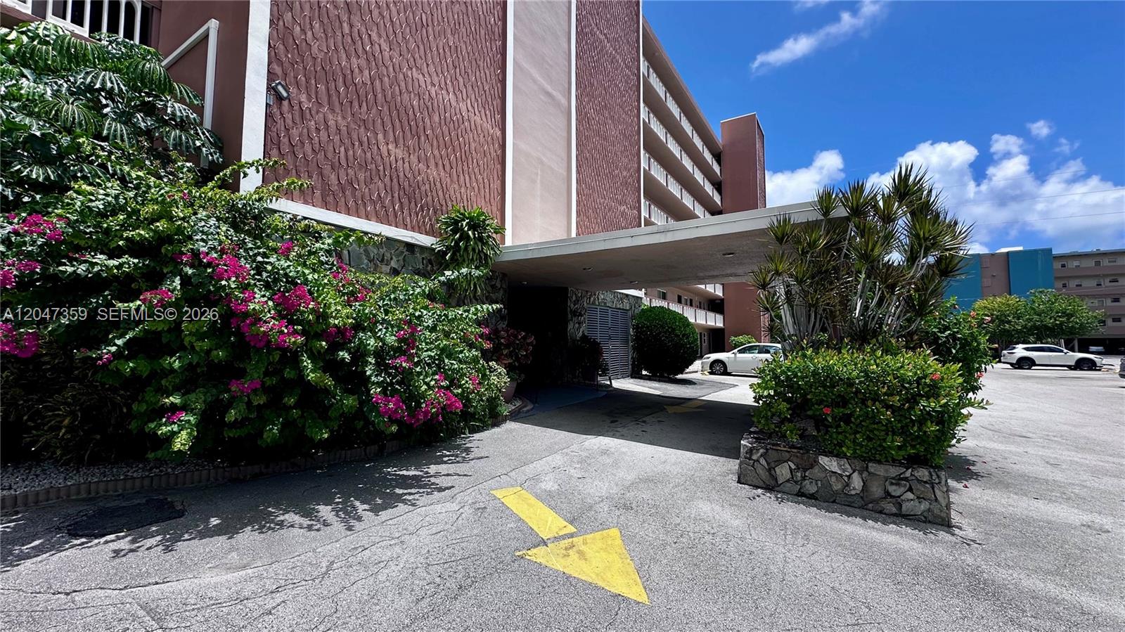 Photo of 301 14th Ave #703, Hallandale Beach, Florida, 33009 -