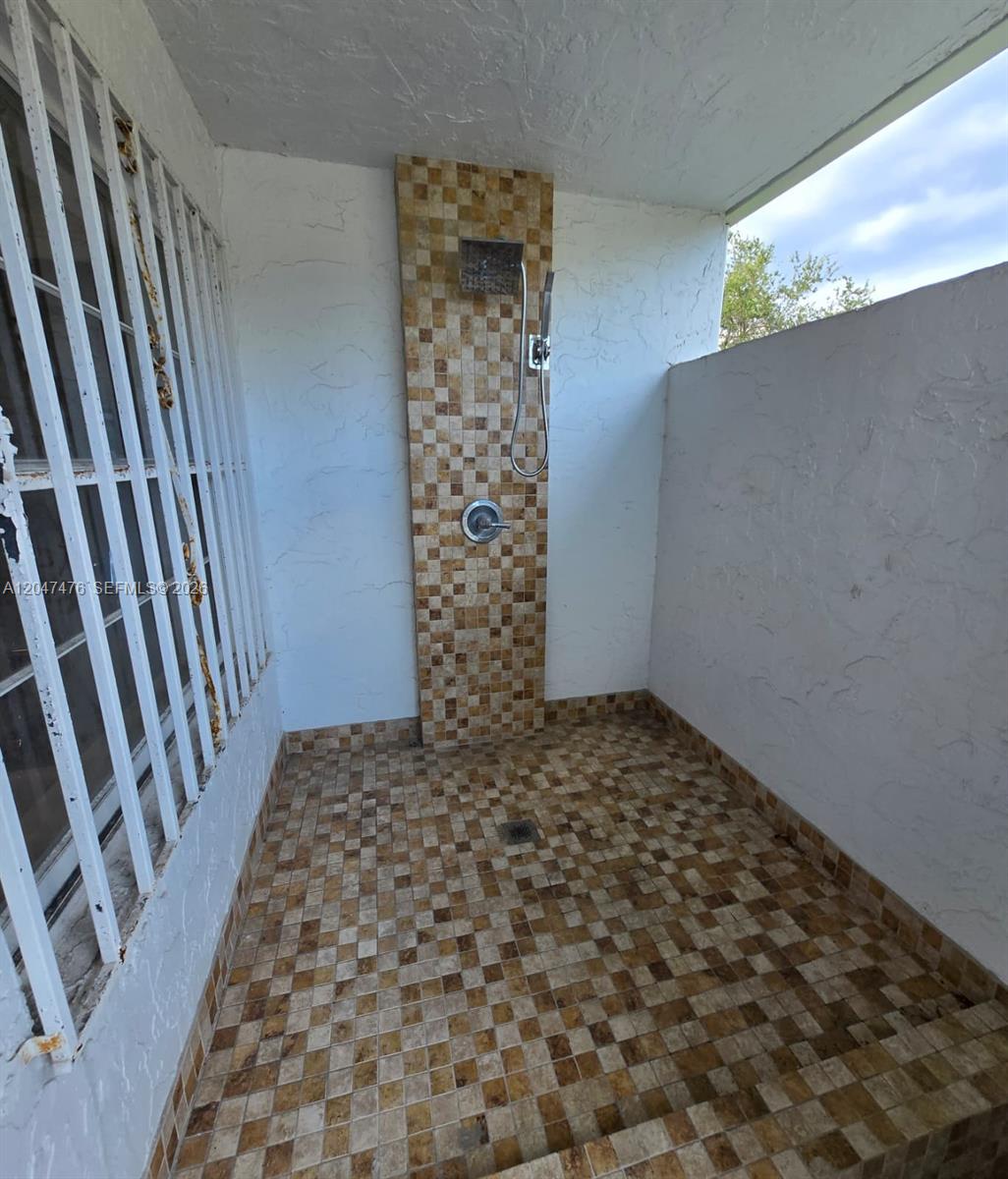 Photo of 926 27th Ave  (926), Hallandale Beach, Florida, 33009 - 