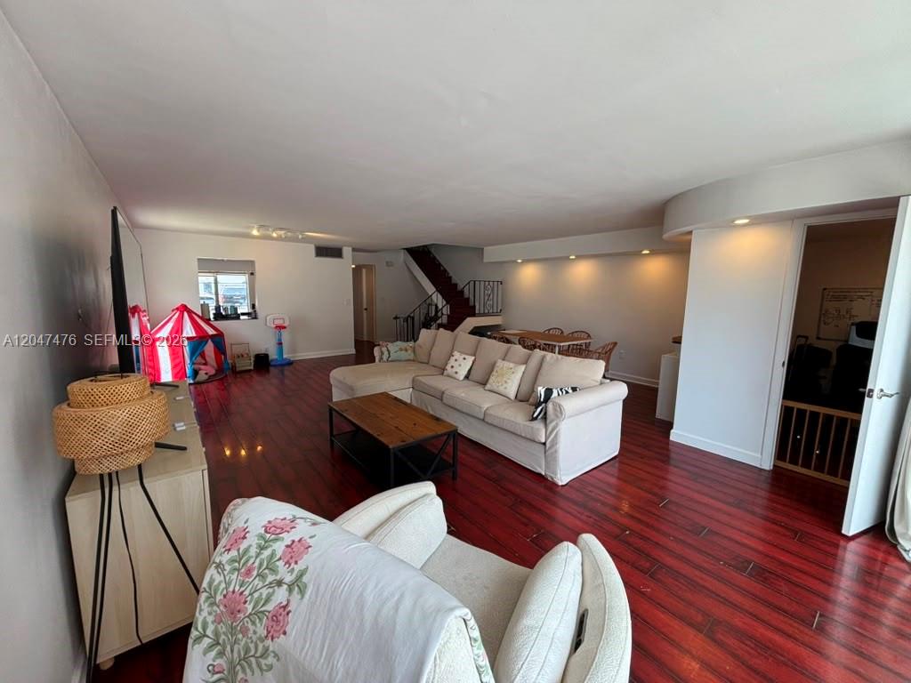 Photo of 926 27th Ave (926), Hallandale Beach, Florida, 33009 -