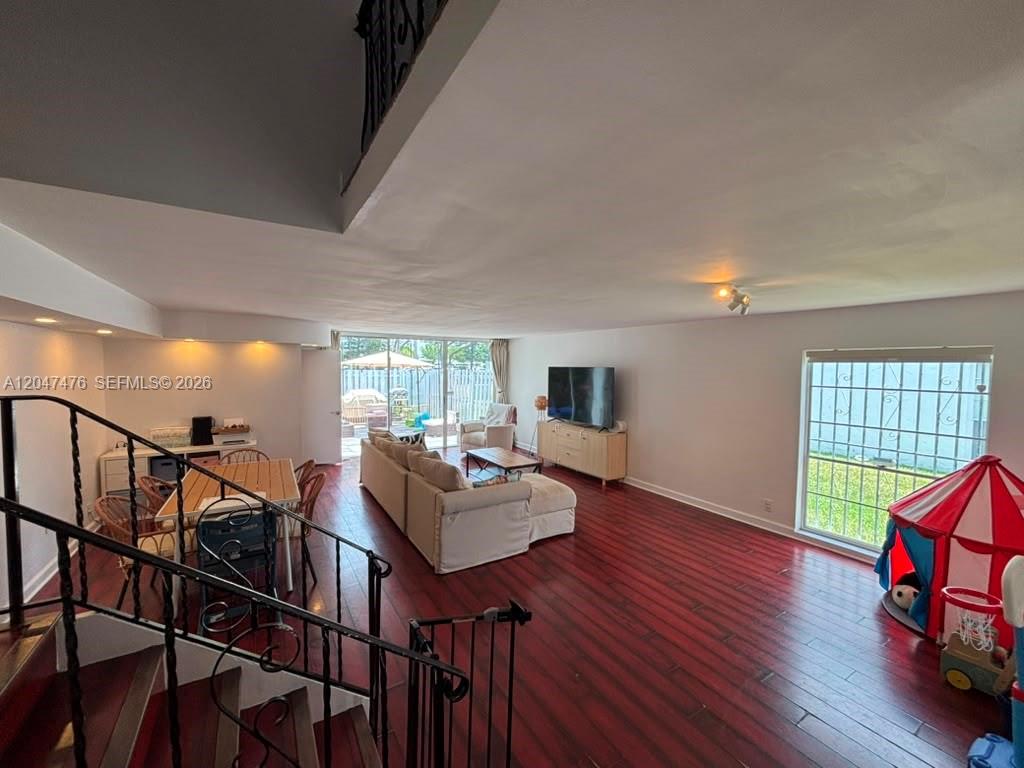 Photo of 926 27th Ave (926), Hallandale Beach, Florida, 33009 -