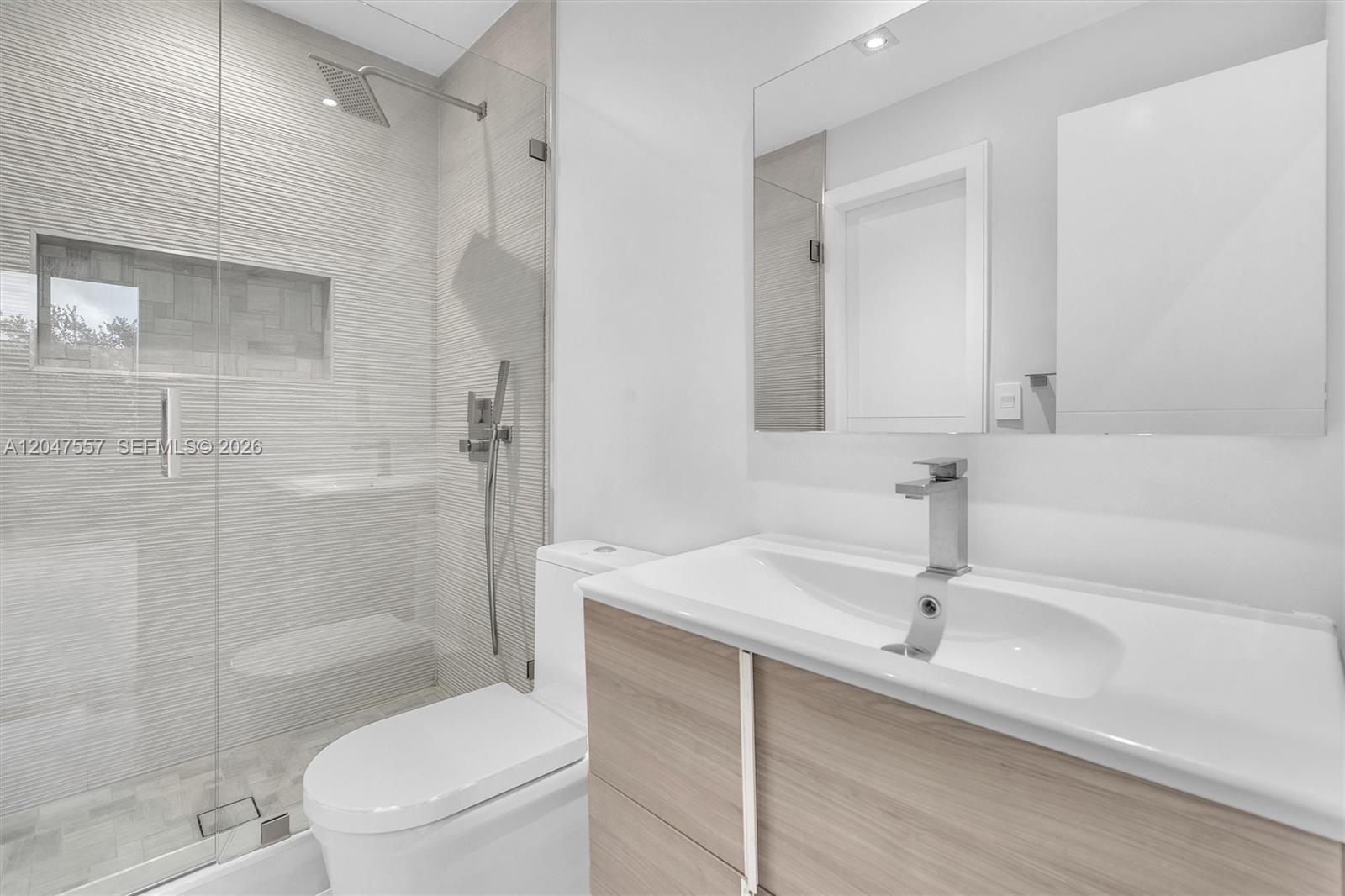 Photo of 21391 Marina Cove Cir (21391), Aventura, Florida, 33180 - Third and Fourth Jack and Jill Bathroom
