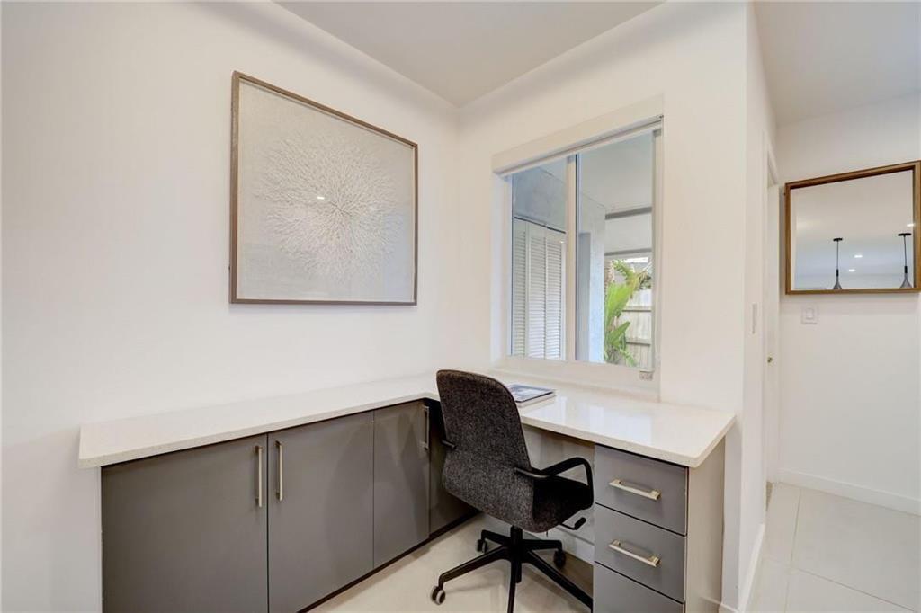1-2  / 0 2215 sq. ft. $ 2026-07-24 0 foto