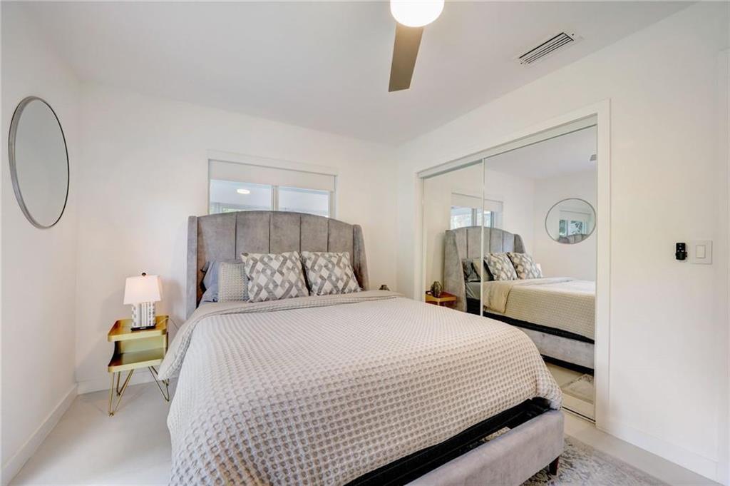 1-2  / 0 2215 sq. ft. $ 2026-07-24 0 foto