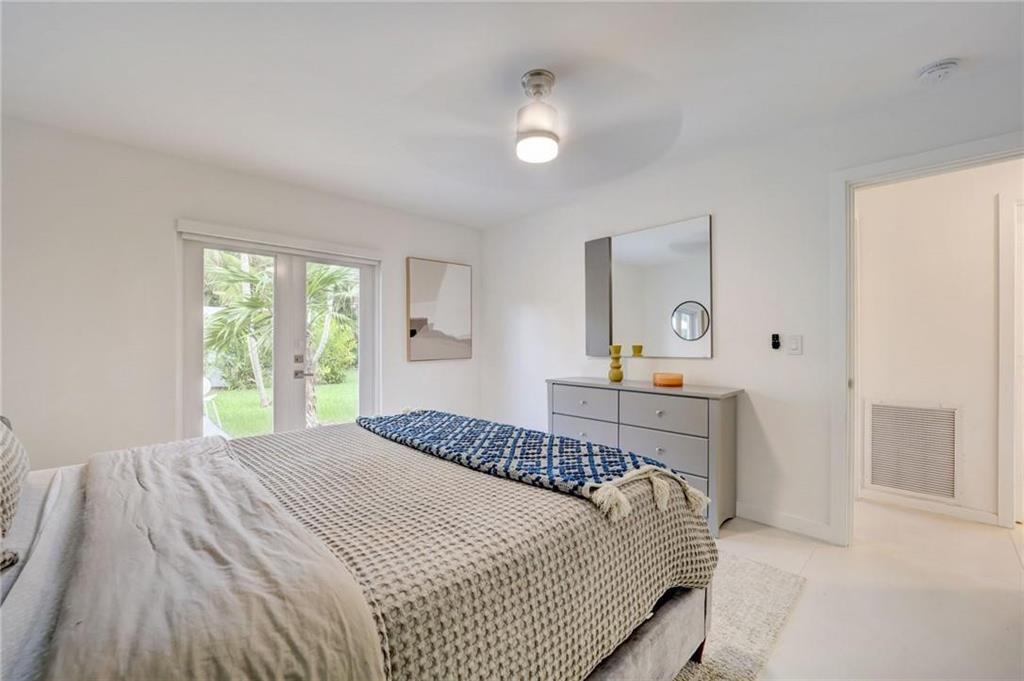 1-2  / 0 2215 sq. ft. $ 2026-07-24 0 foto