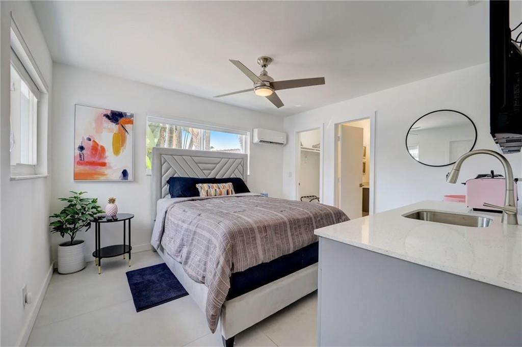1-2  / 0 2215 sq. ft. $ 2026-07-24 0 foto