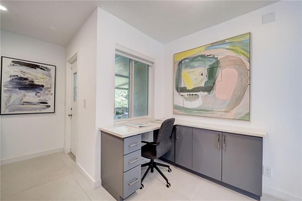 1-2  / 0 2215 sq. ft. $ 2026-07-24 0 foto