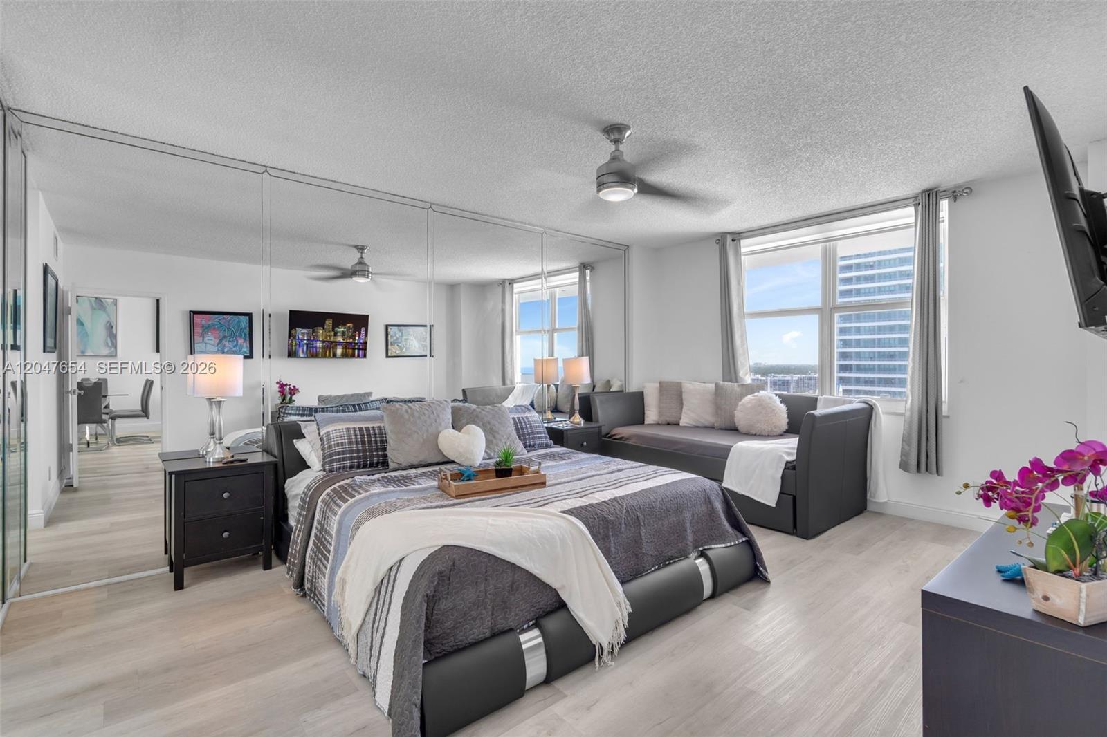 Photo of 3725 Ocean Dr  #PH03, Hollywood, Florida, 33019 - 