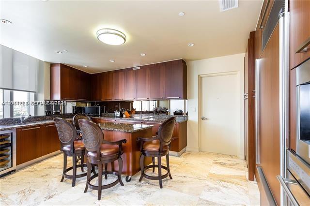 1106 2 / 4 2327 sq. ft. $ 2026-07-03 0 foto