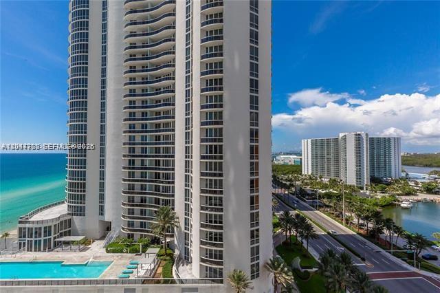 1106 2 / 4 2327 sq. ft. $ 2026-07-03 0 foto