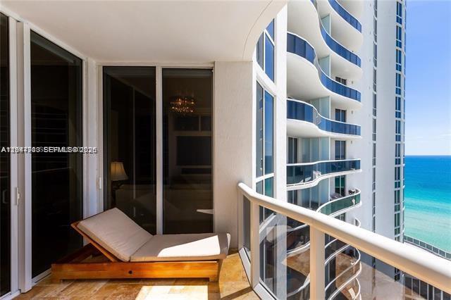 1106 2 / 4 2327 sq. ft. $ 2026-07-03 0 foto