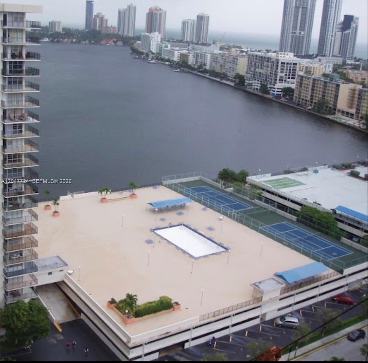 Ver detalles 1208 2 / 2 1233 sq. ft. $ 2026-07-03 0 foto