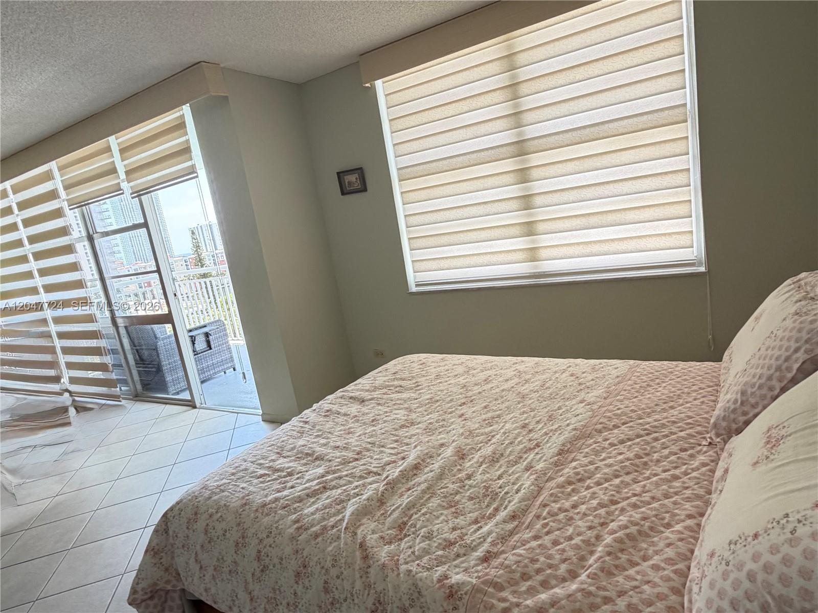 Ver detalles 1208 2 / 2 1233 sq. ft. $ 2026-07-03 0 foto