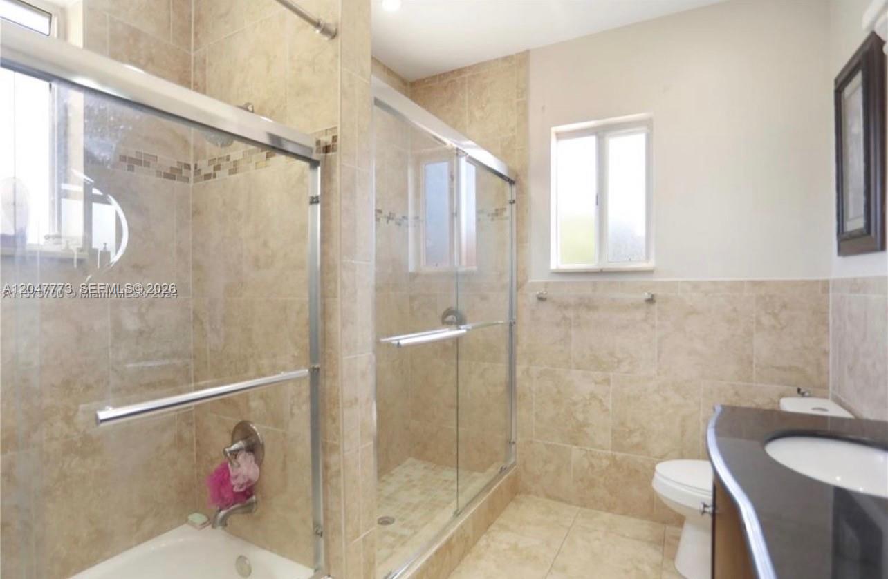 Ver detalles 2535 4 / 2 2160 sq. ft. $ 2026-07-03 0 foto