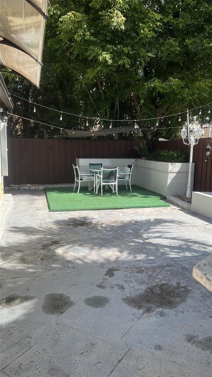 Ver detalles 2535 4 / 2 2160 sq. ft. $ 2026-07-03 0 foto