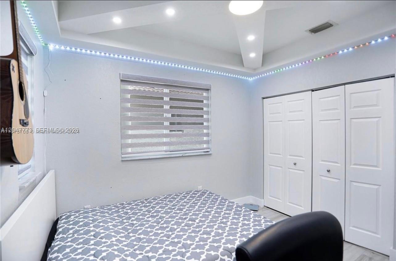 Ver detalles 2535 4 / 2 2160 sq. ft. $ 2026-07-03 0 foto