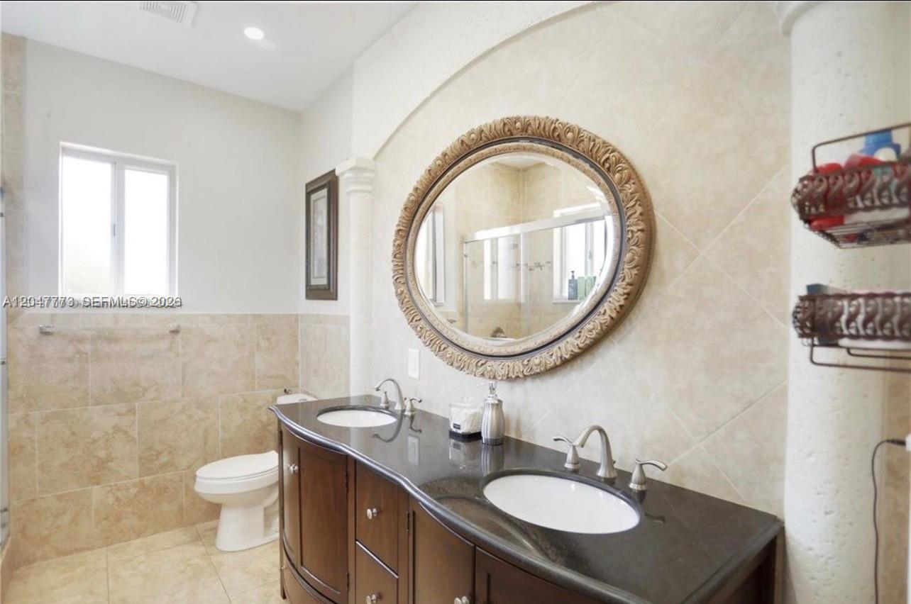 Ver detalles 2535 4 / 2 2160 sq. ft. $ 2026-07-03 0 foto