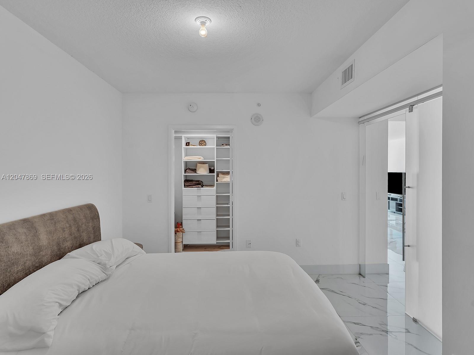 4-1503 2 / 3 1524 sq. ft. $ 2026-07-03 0 foto