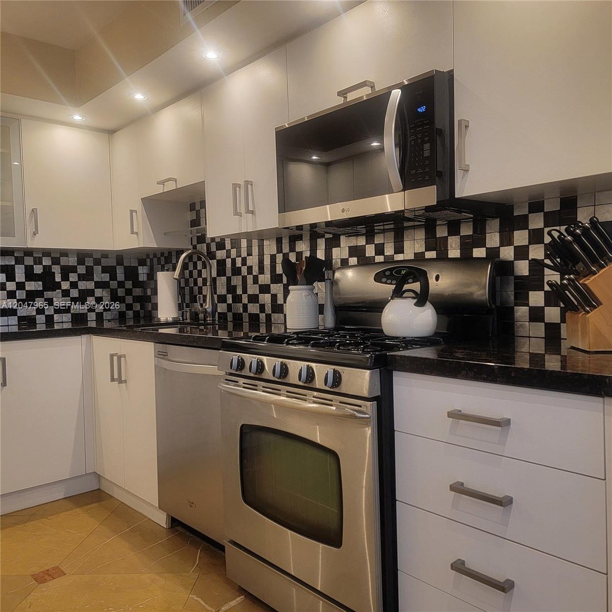 Photo of 2030 Ocean Dr  #1718, Hallandale Beach, Florida, 33009 - 