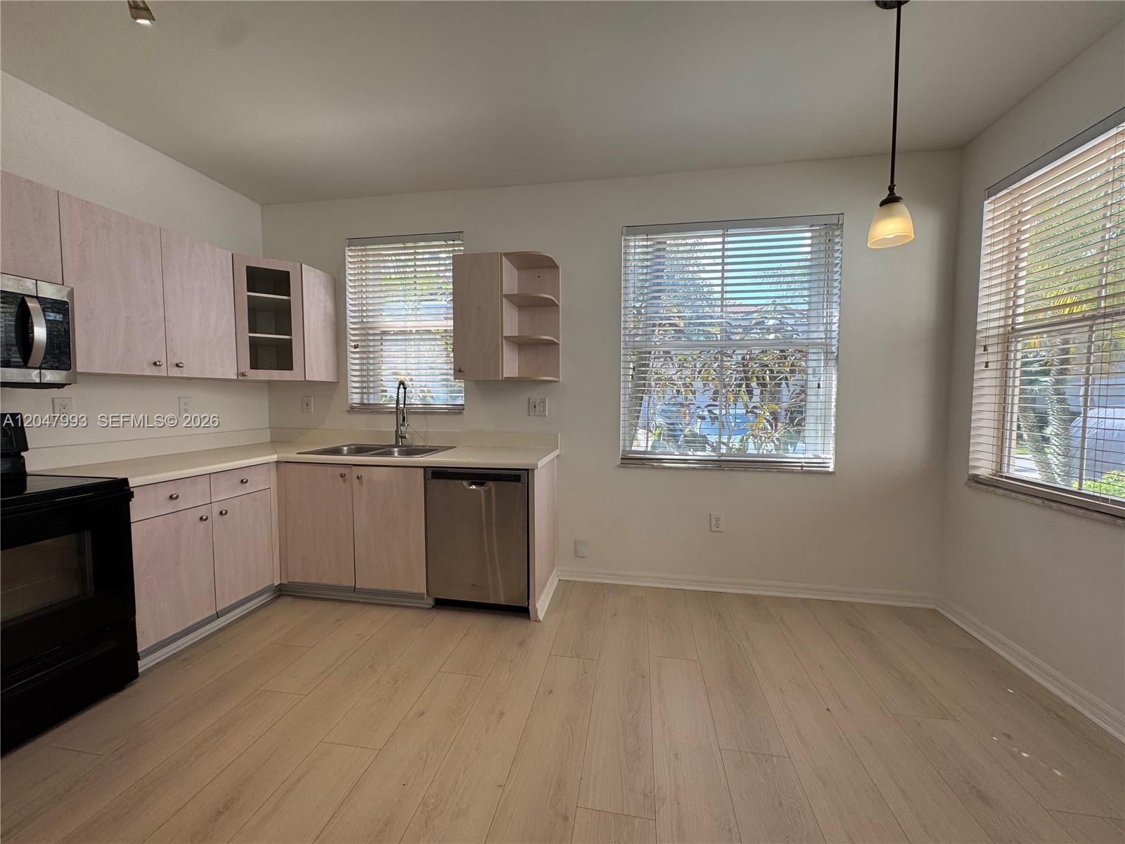 Photo of 1595 Seagrape Way (1595), Hollywood, Florida, 33019 -