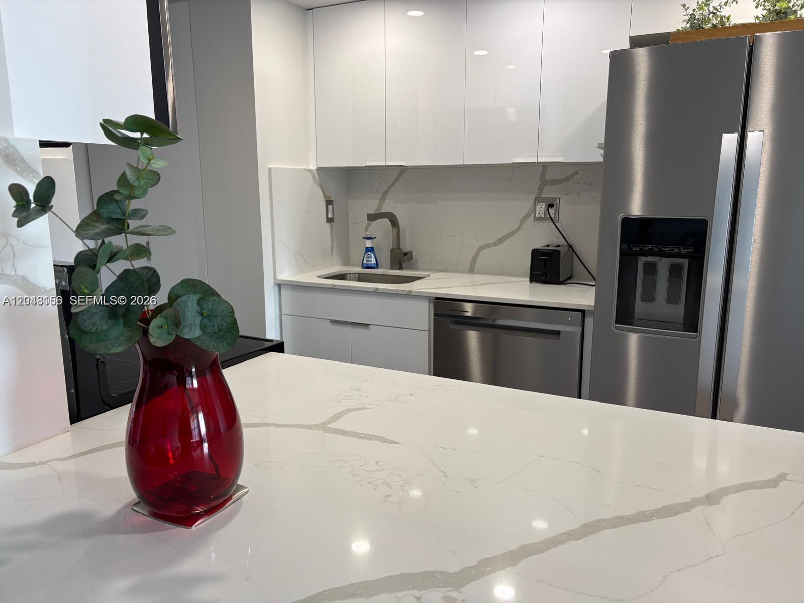 See details 1215 1 / 2 943 sq. ft. $ 2026-07-05 0 Photo