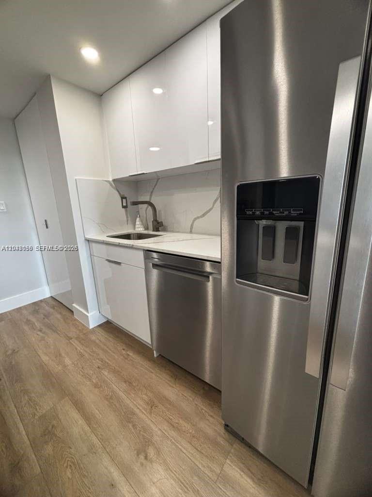 See details 1215 1 / 2 943 sq. ft. $ 2026-07-05 0 Photo