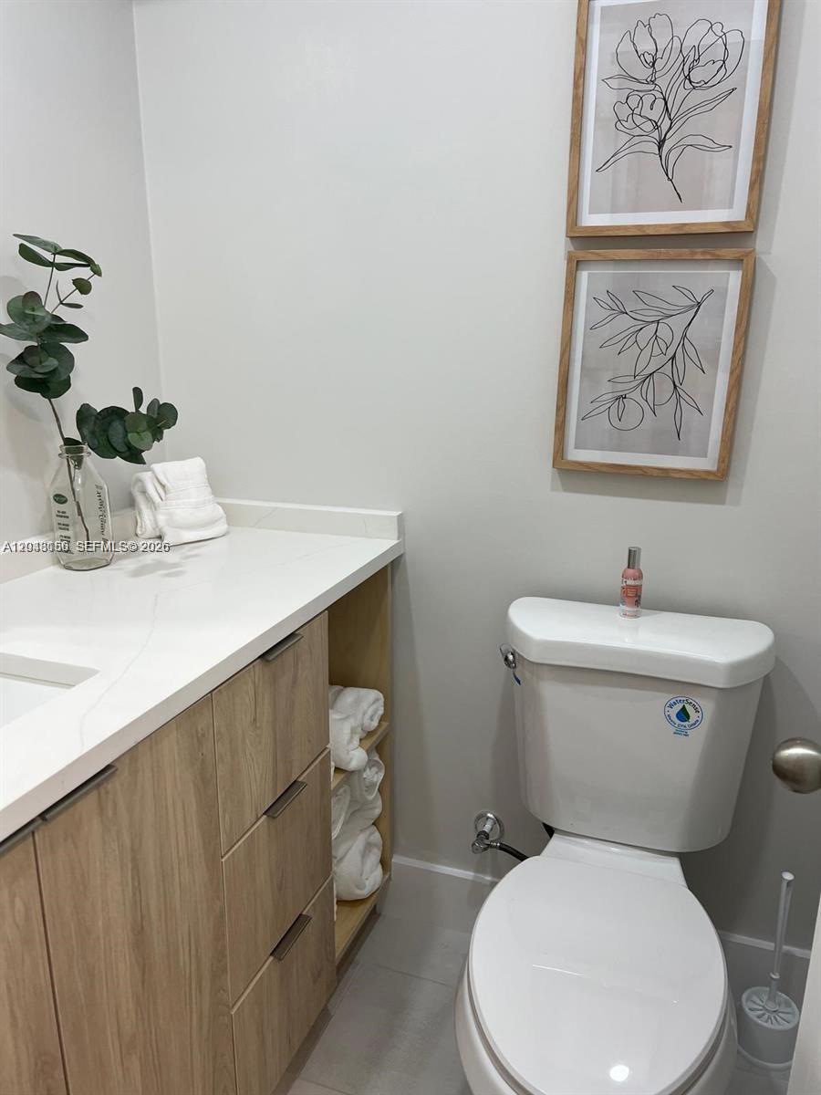 See details 1215 1 / 2 943 sq. ft. $ 2026-07-05 0 Photo