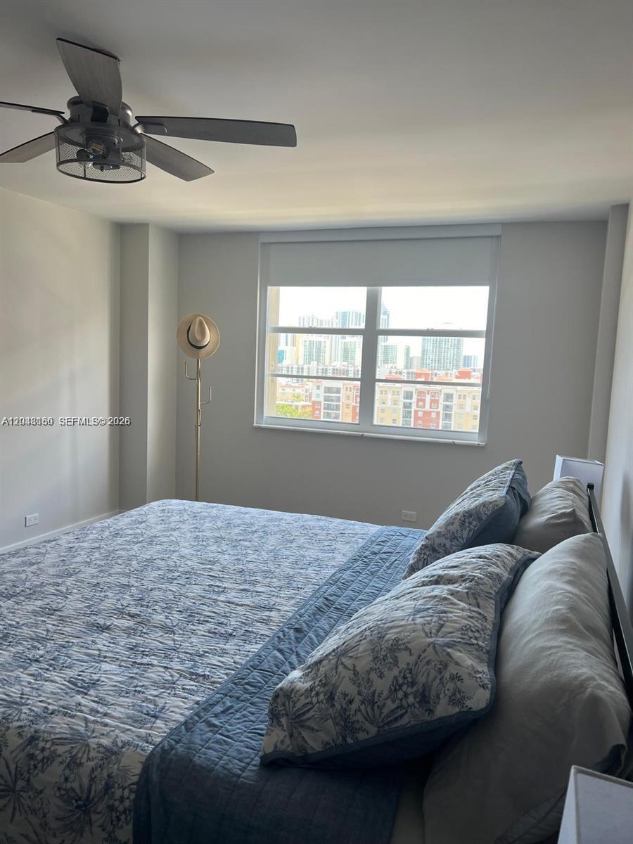 See details 1215 1 / 2 943 sq. ft. $ 2026-07-05 0 Photo