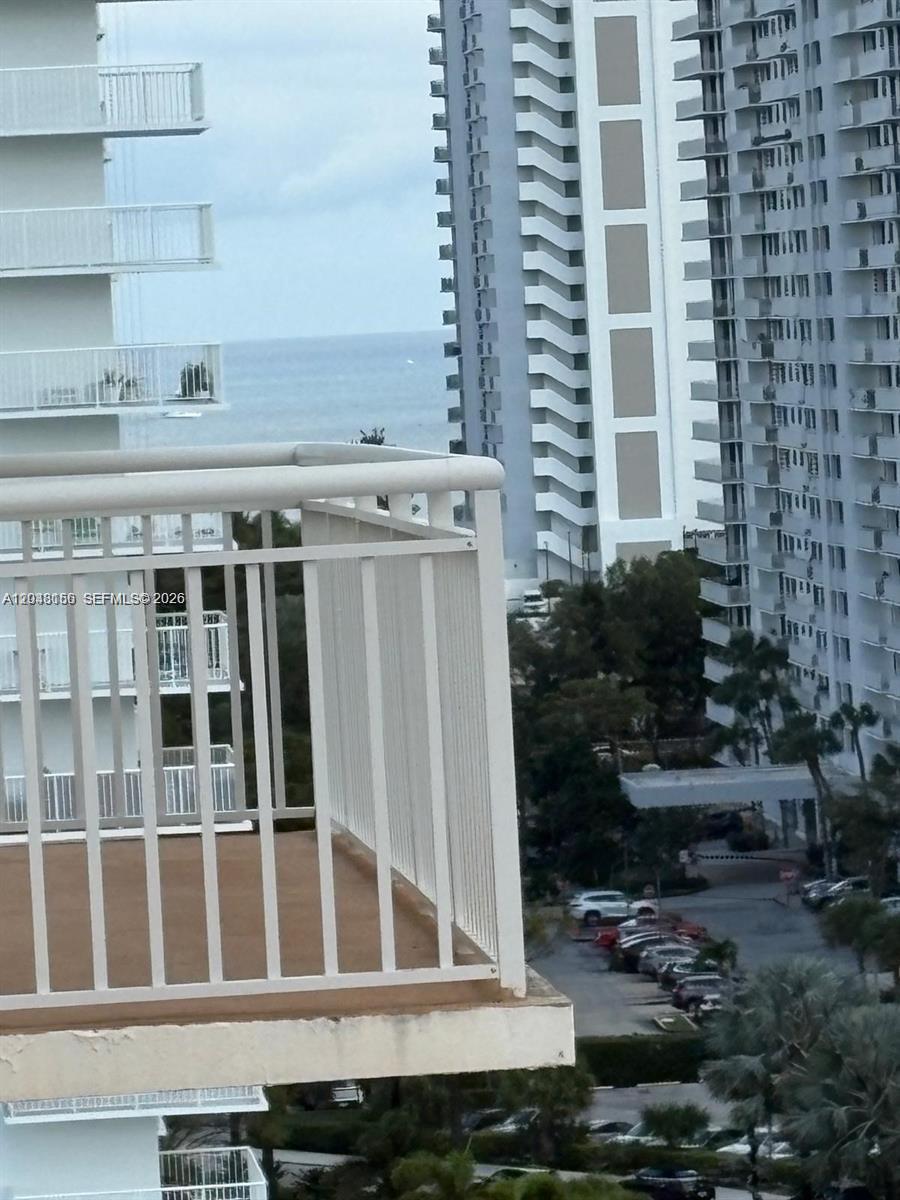 See details 1215 1 / 2 943 sq. ft. $ 2026-07-05 0 Photo