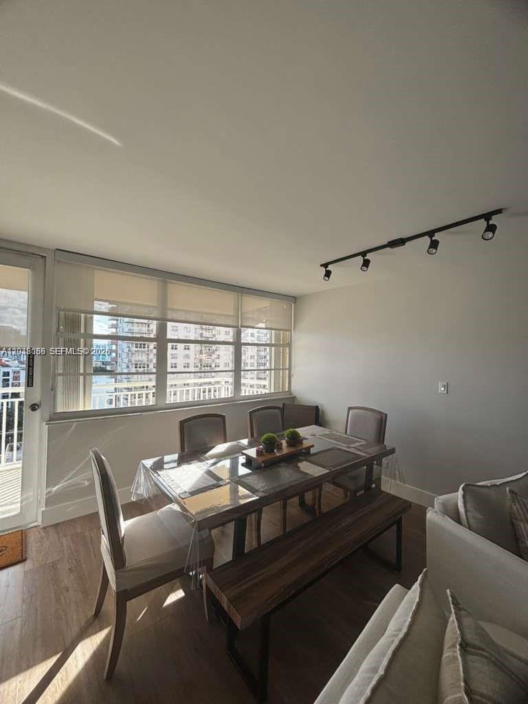 See details 1215 1 / 2 943 sq. ft. $ 2026-07-05 0 Photo