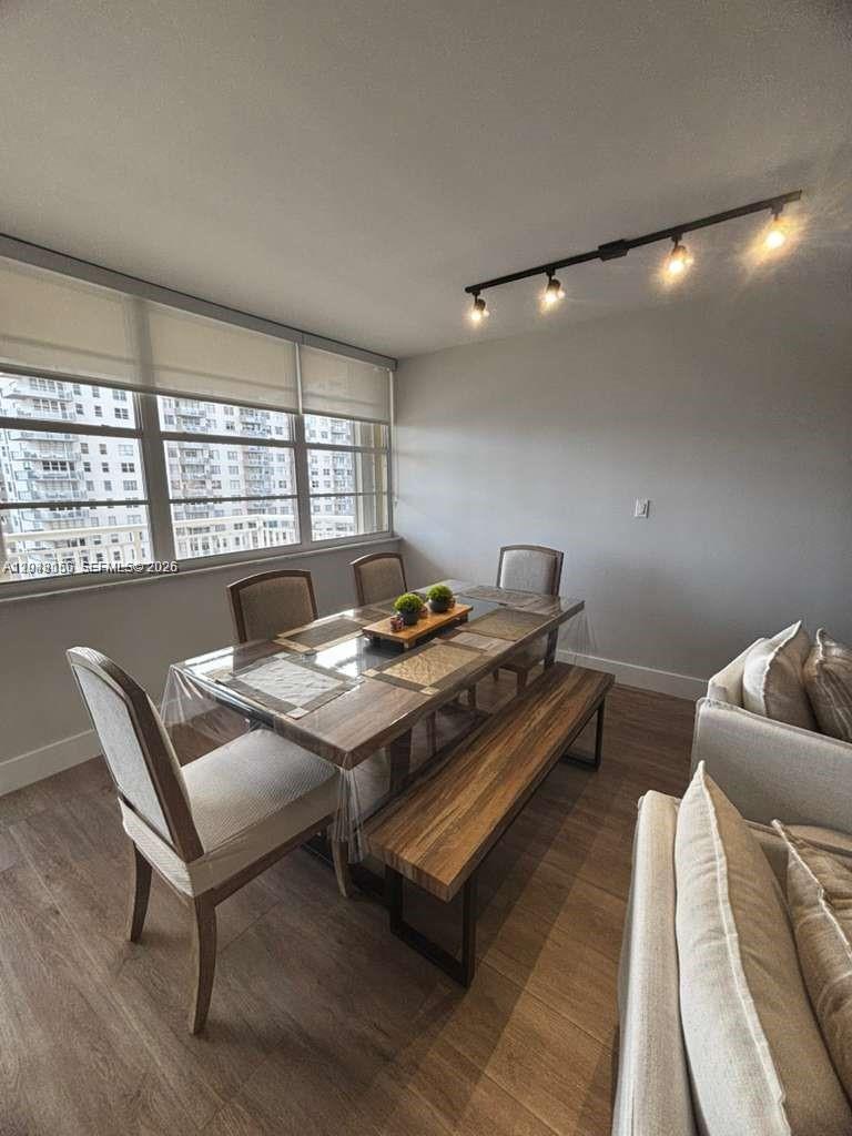 See details 1215 1 / 2 943 sq. ft. $ 2026-07-05 0 Photo