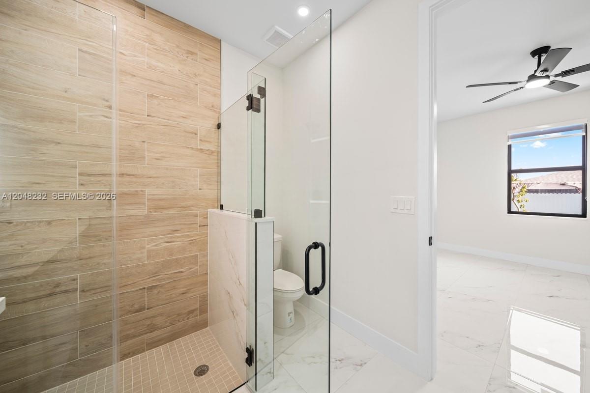   /  2400 sq. ft. $ 2026-07-05 0 foto