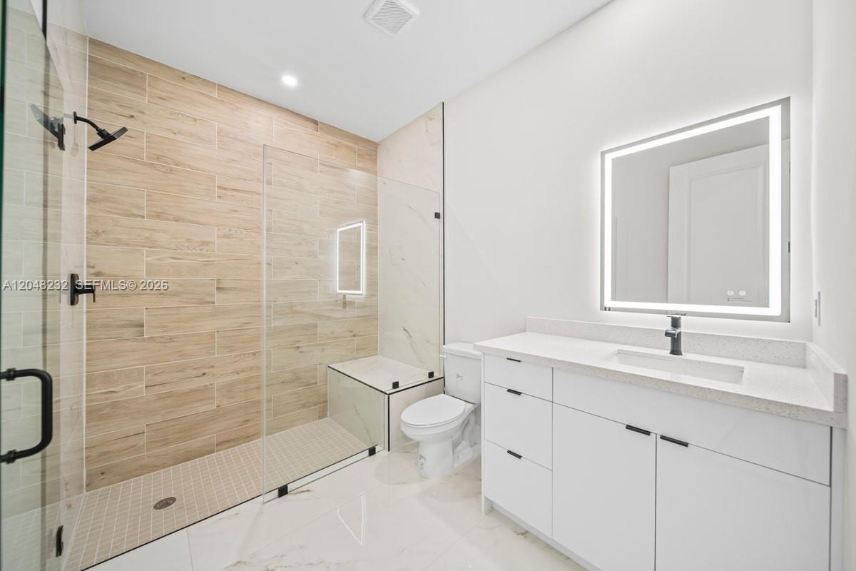   /  2400 sq. ft. $ 2026-07-05 0 foto