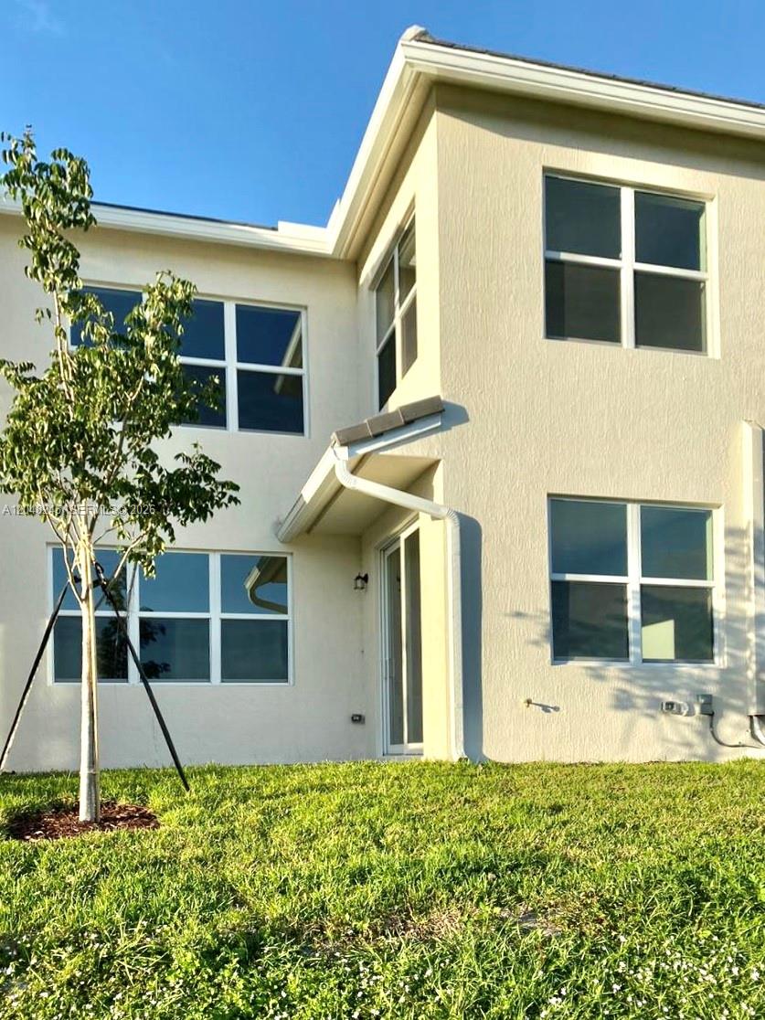 See details 4984 3 / 3 2165 sq. ft. $ 2026-07-05 0 Photo