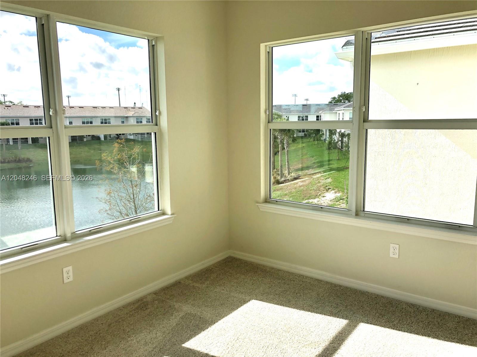 See details 4984 3 / 3 2165 sq. ft. $ 2026-07-05 0 Photo