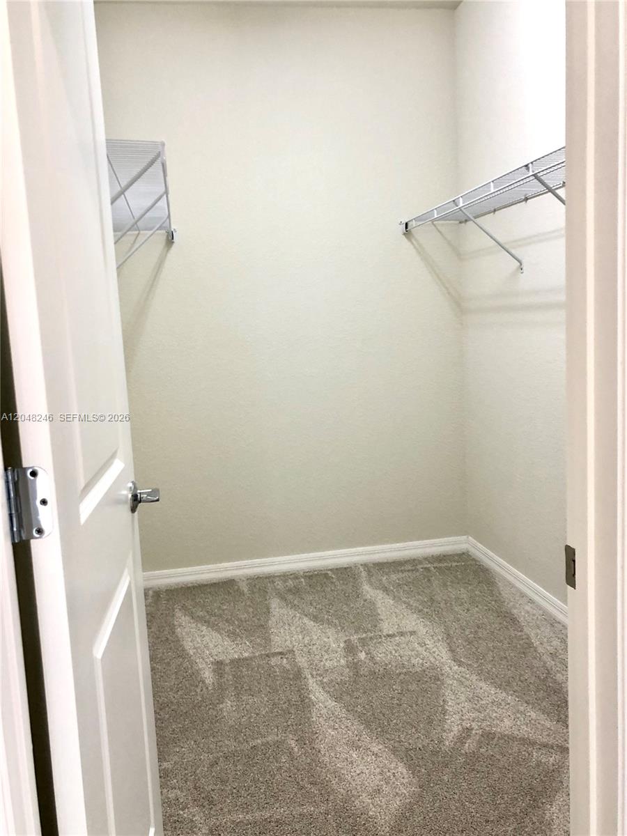 See details 4984 3 / 3 2165 sq. ft. $ 2026-07-05 0 Photo