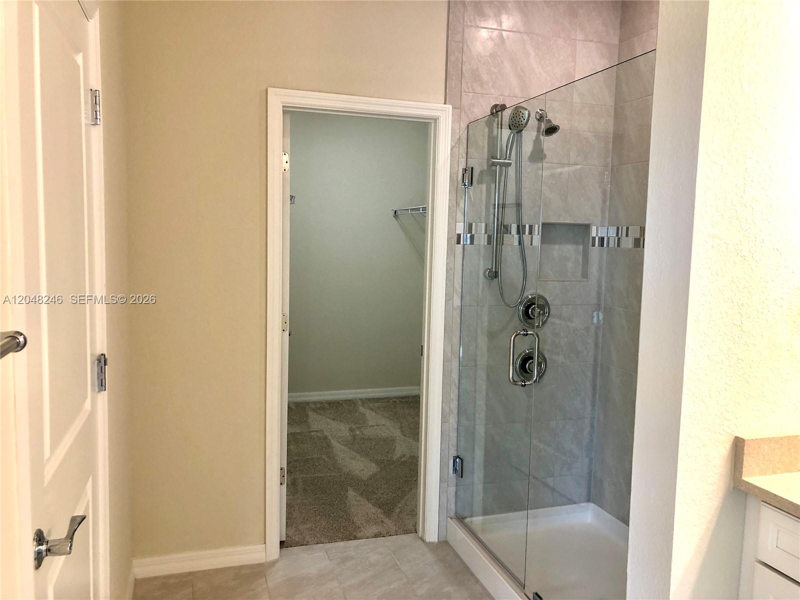 See details 4984 3 / 3 2165 sq. ft. $ 2026-07-05 0 Photo