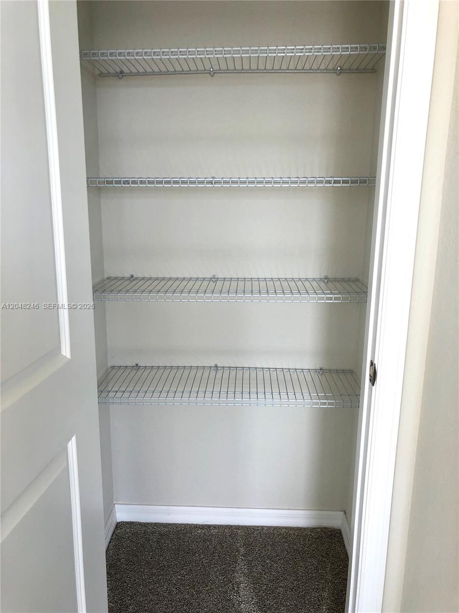 See details 4984 3 / 3 2165 sq. ft. $ 2026-07-05 0 Photo