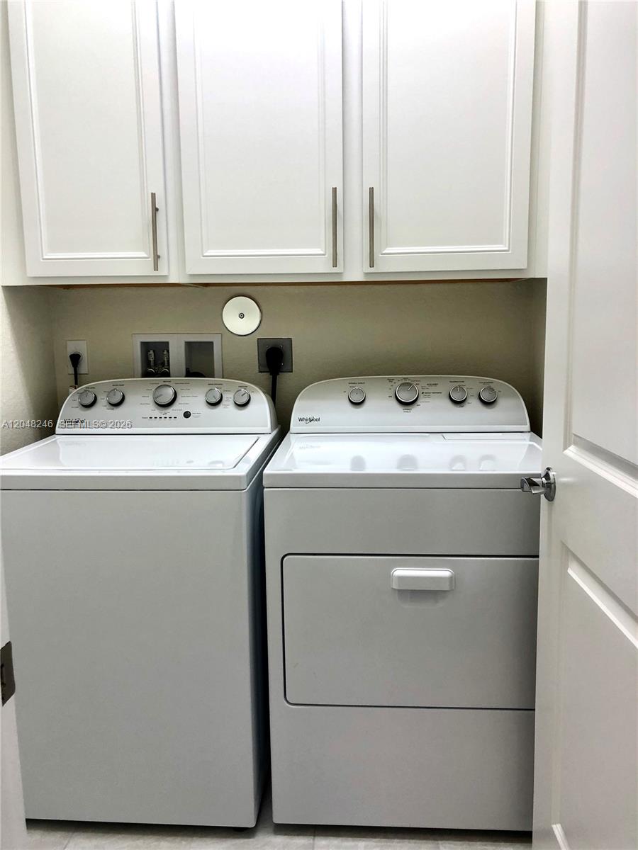 See details 4984 3 / 3 2165 sq. ft. $ 2026-07-05 0 Photo