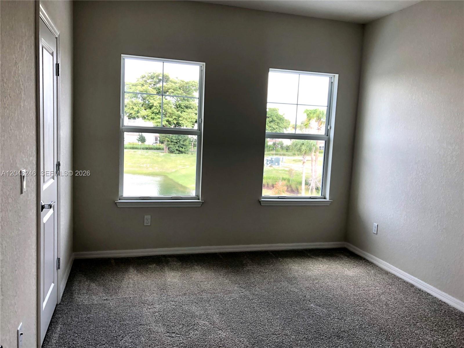 See details 4984 3 / 3 2165 sq. ft. $ 2026-07-05 0 Photo